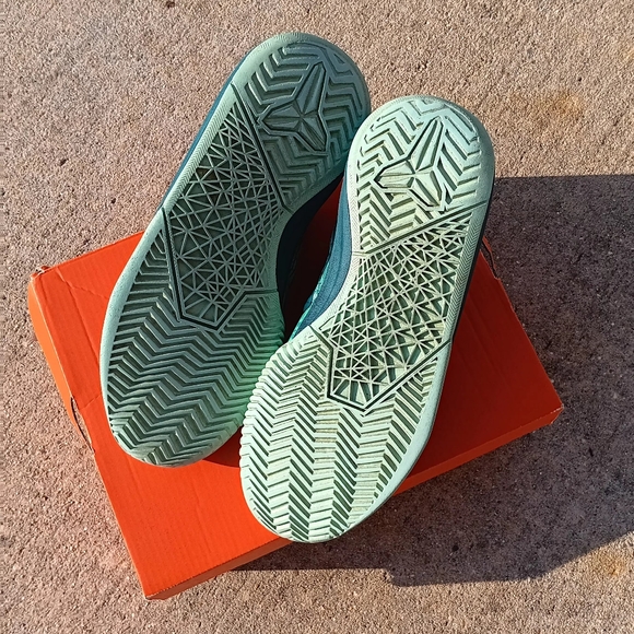 RARE Vintage Nike Kobe Mentality 2015 'Green Yellow' Wo.7 (5.5Y) - Picture 6 of 9